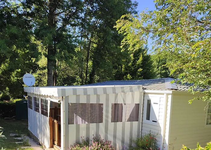 Mobil home Premium avec Spa Privatif Canal de Nantes à Brest